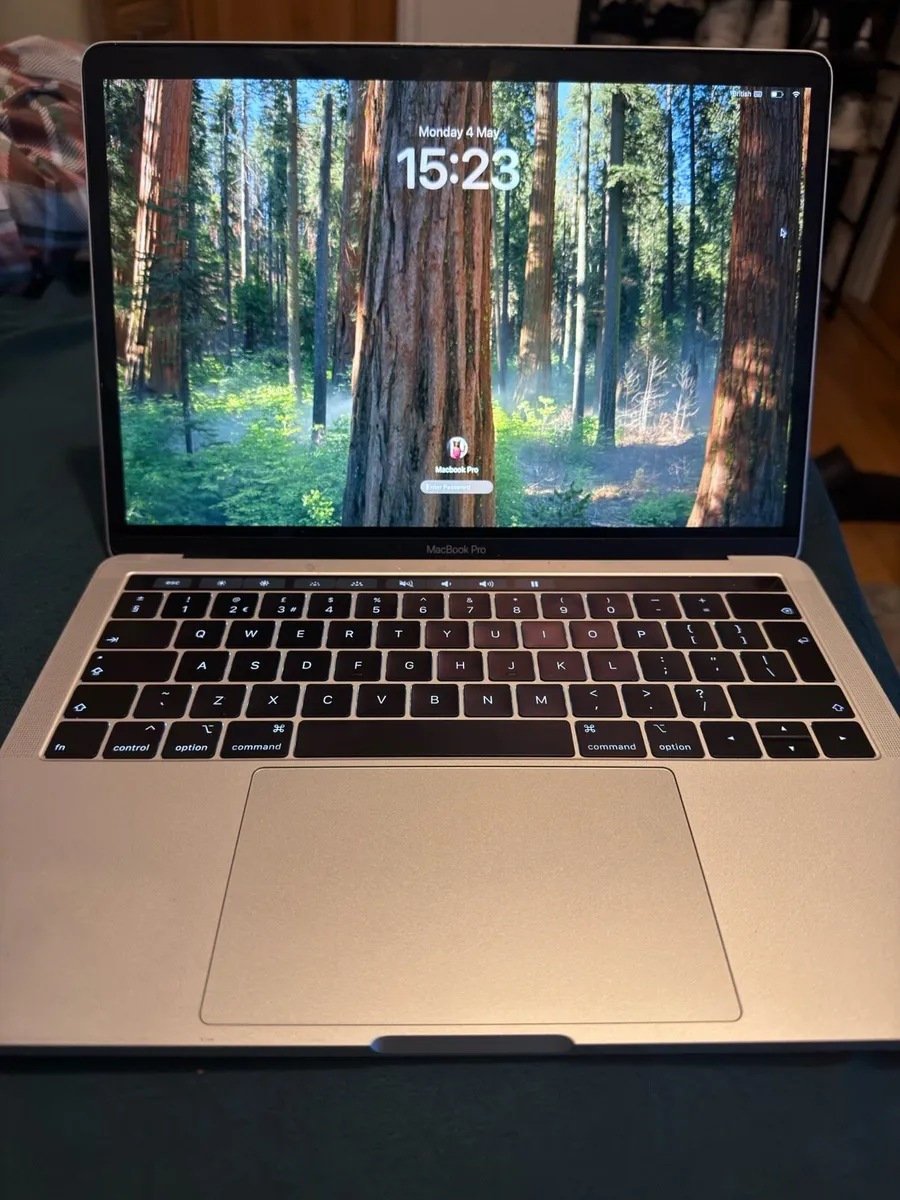 MacBook Pro 2019 - Image 2