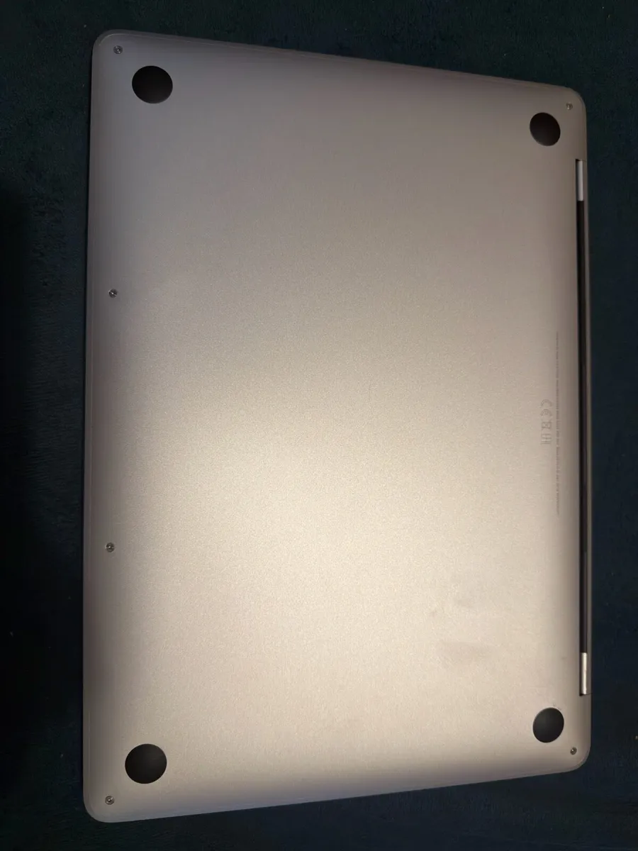 MacBook Pro 2019 - Image 4