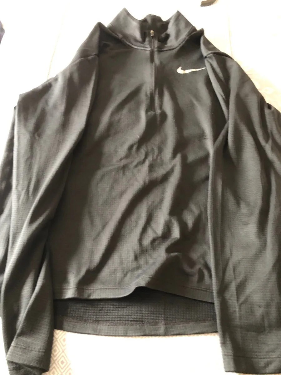 Mens Nike sweater size M €10 - Image 1