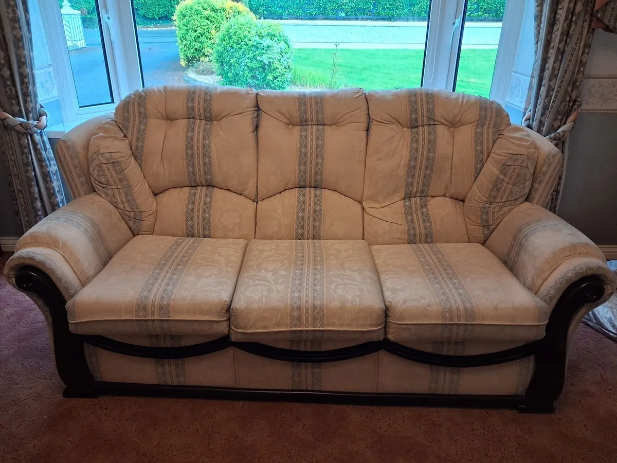 Household furniture - Image 1