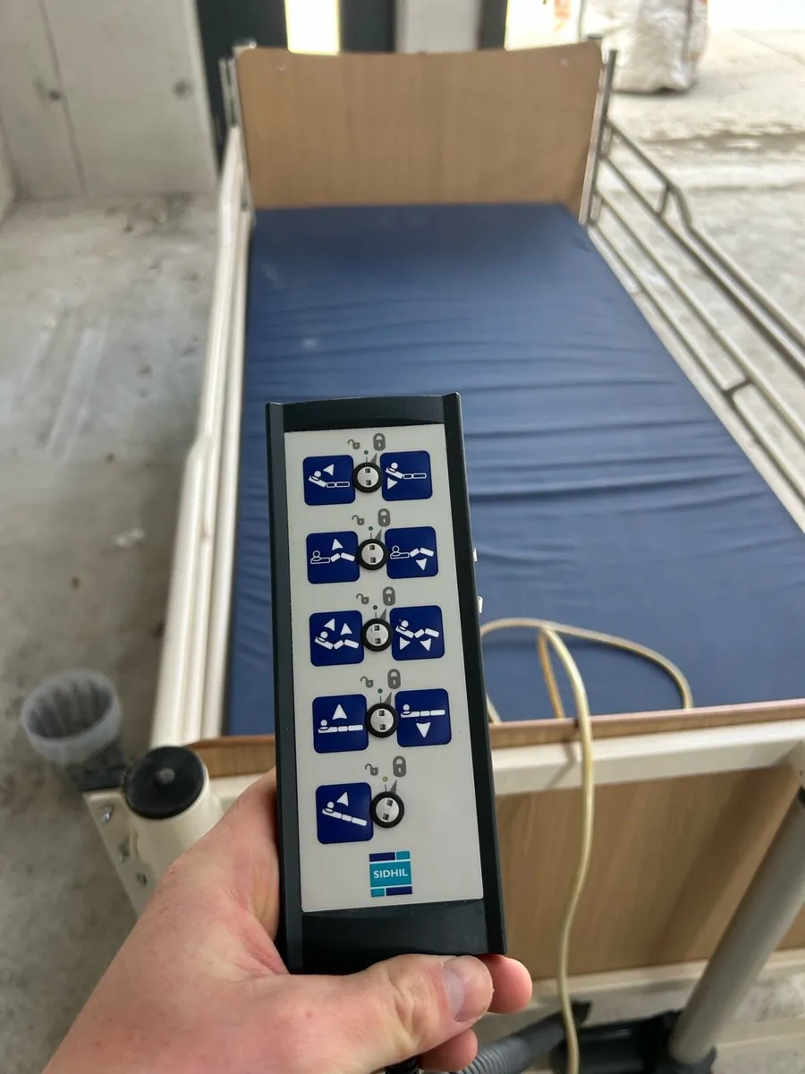Hospital bed - Image 2