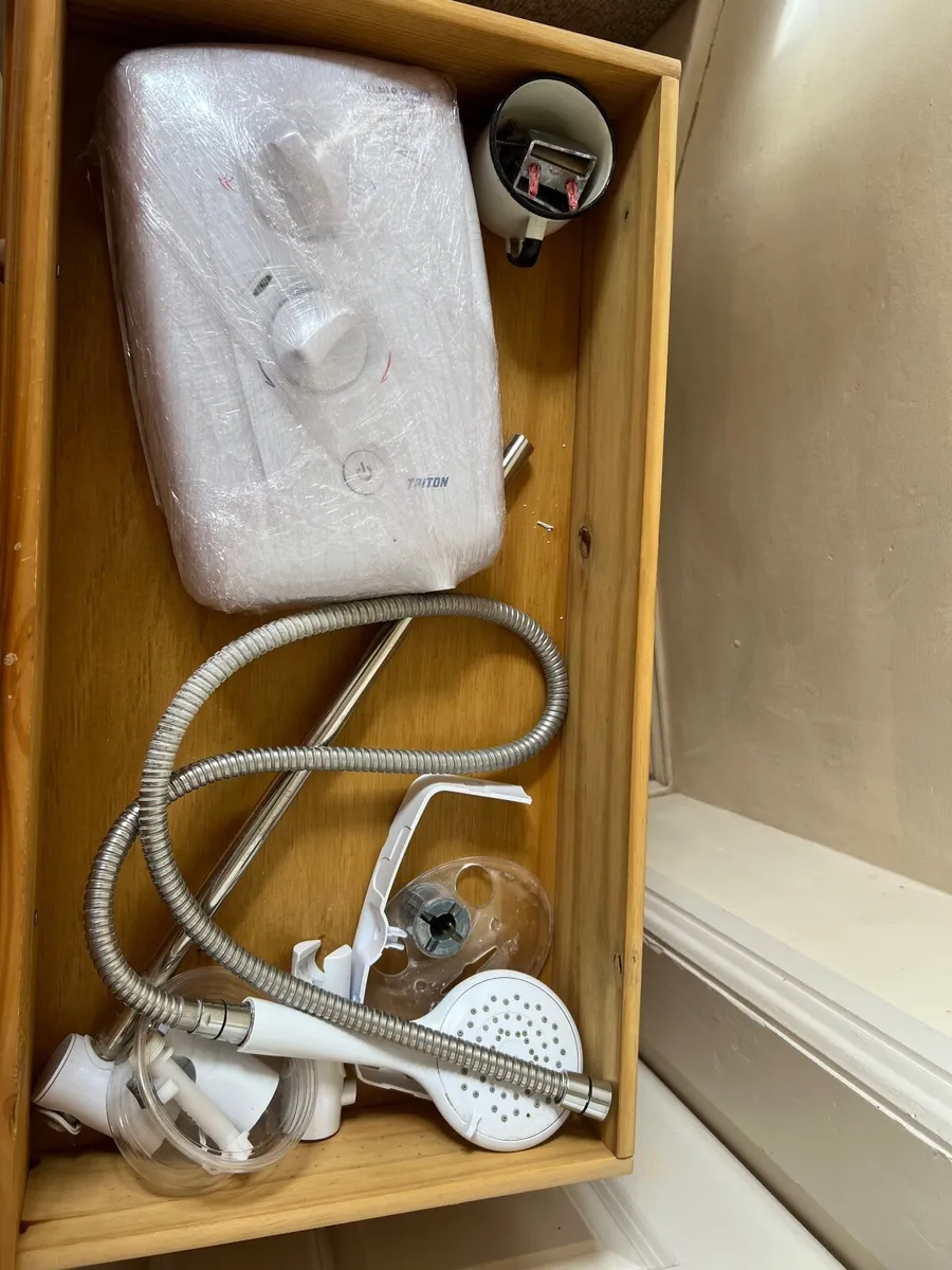 Electric shower - Image 1