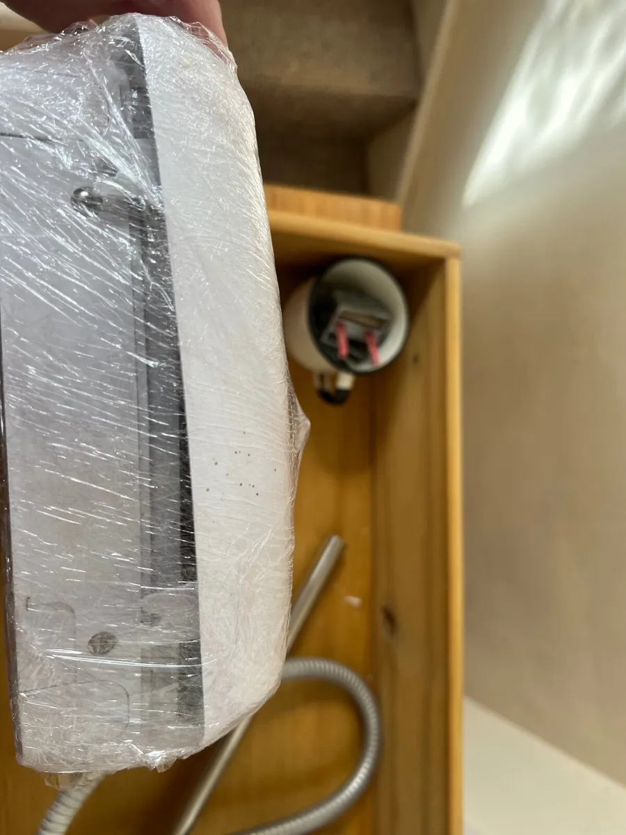 Electric shower - Image 2