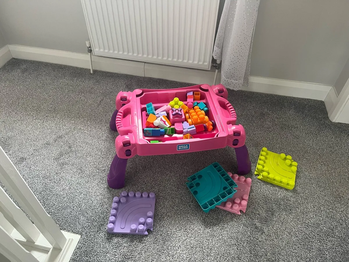 Duplo blocks table & blocks - Image 2