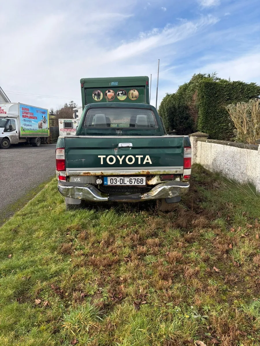 Toyota Hilux 2003 - Image 4