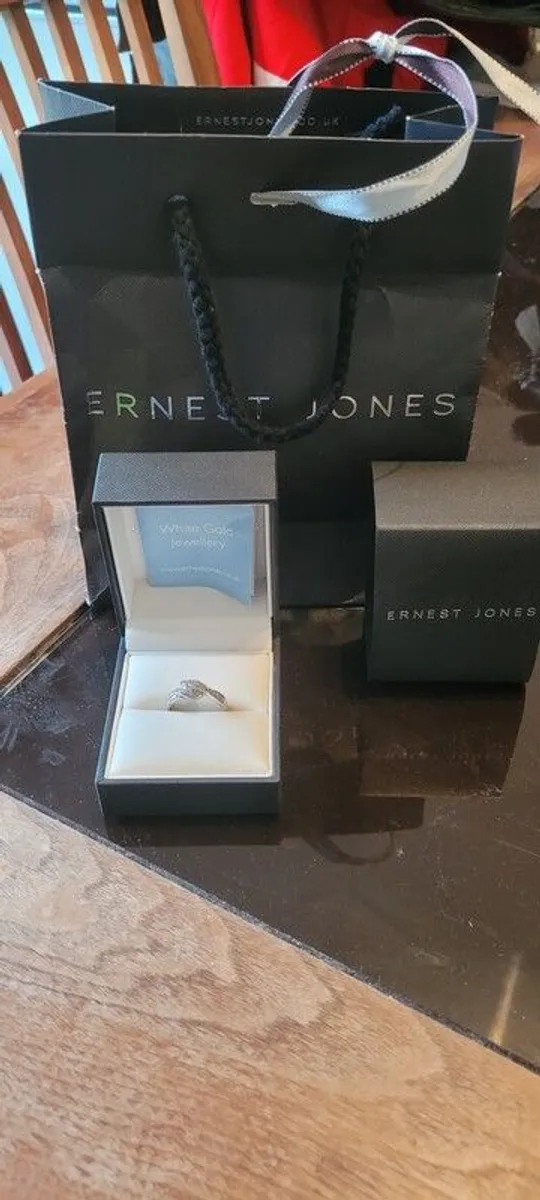 engagement ring - Image 1