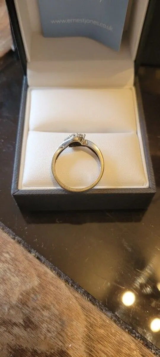 engagement ring - Image 3
