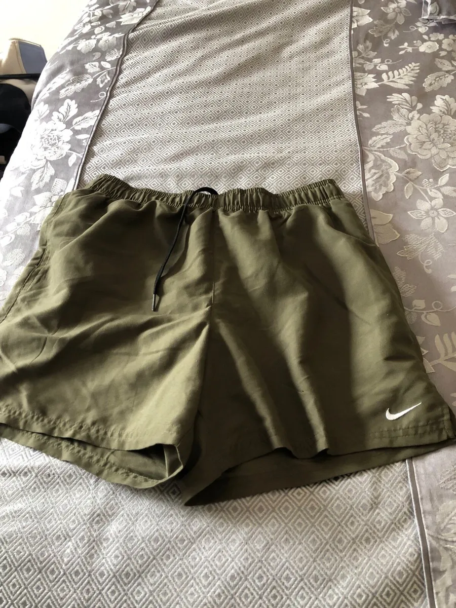 Mens Nike shorts size M €15 - Image 2