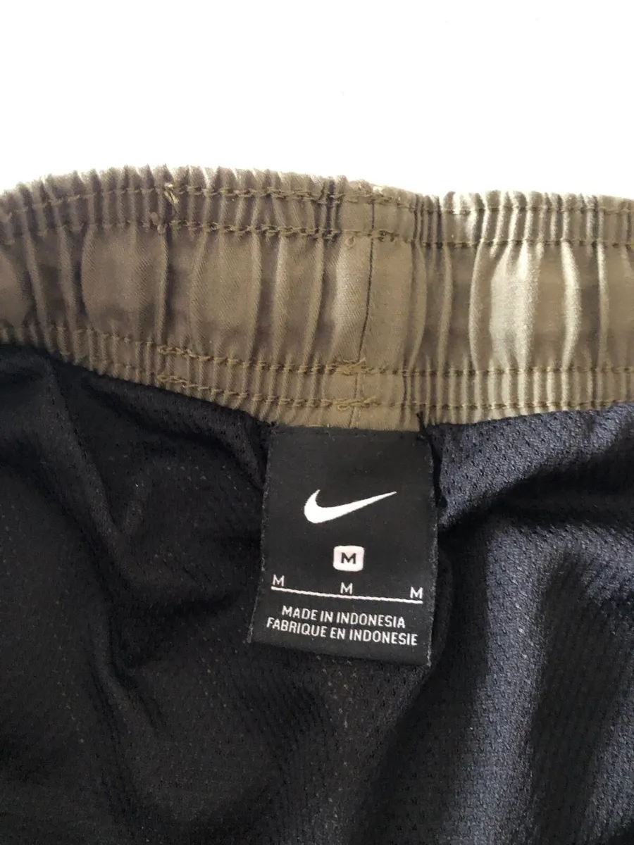 Mens Nike shorts size M €15 - Image 3