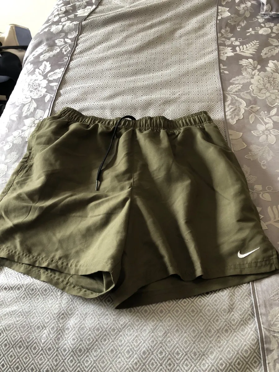 Mens Nike shorts size M €15 - Image 4