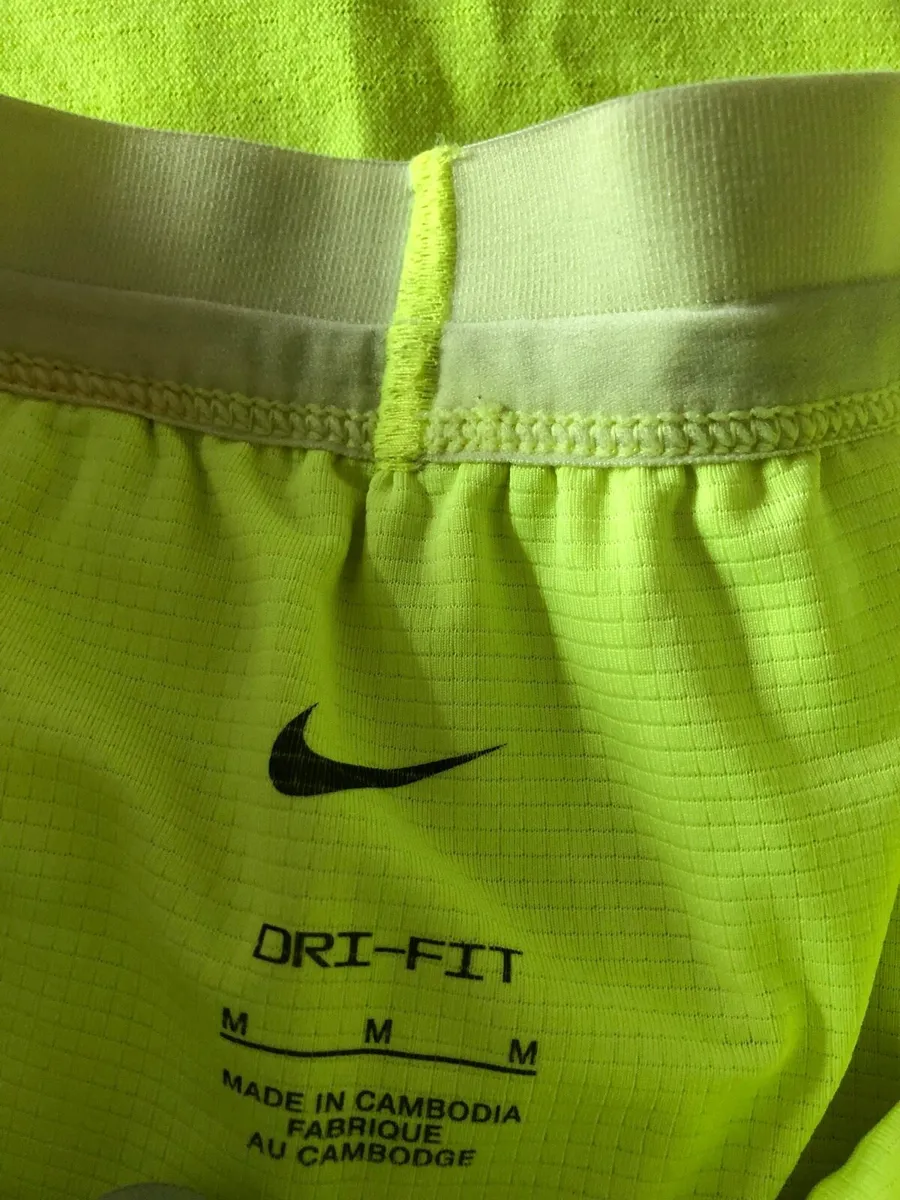 Mens Nike suit size M €20 - Image 4