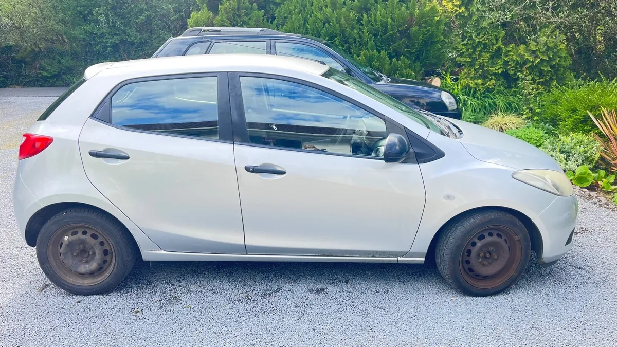 Car for breaking - Image 2