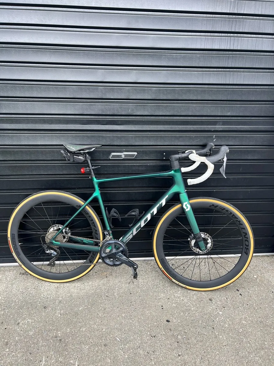 Scott carbon bike - Image 1