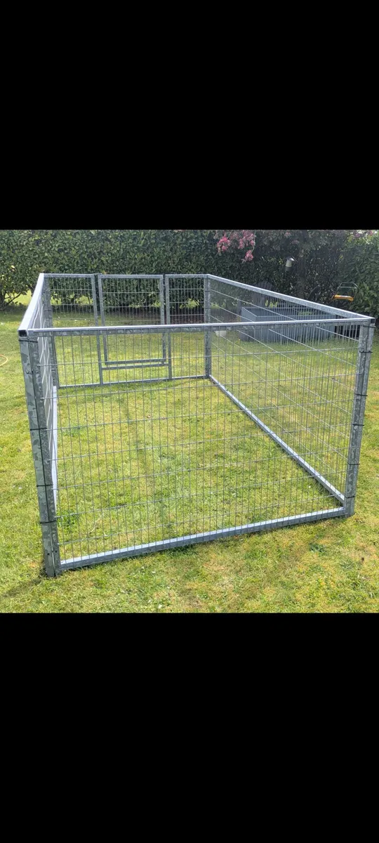 Dog run - Image 1
