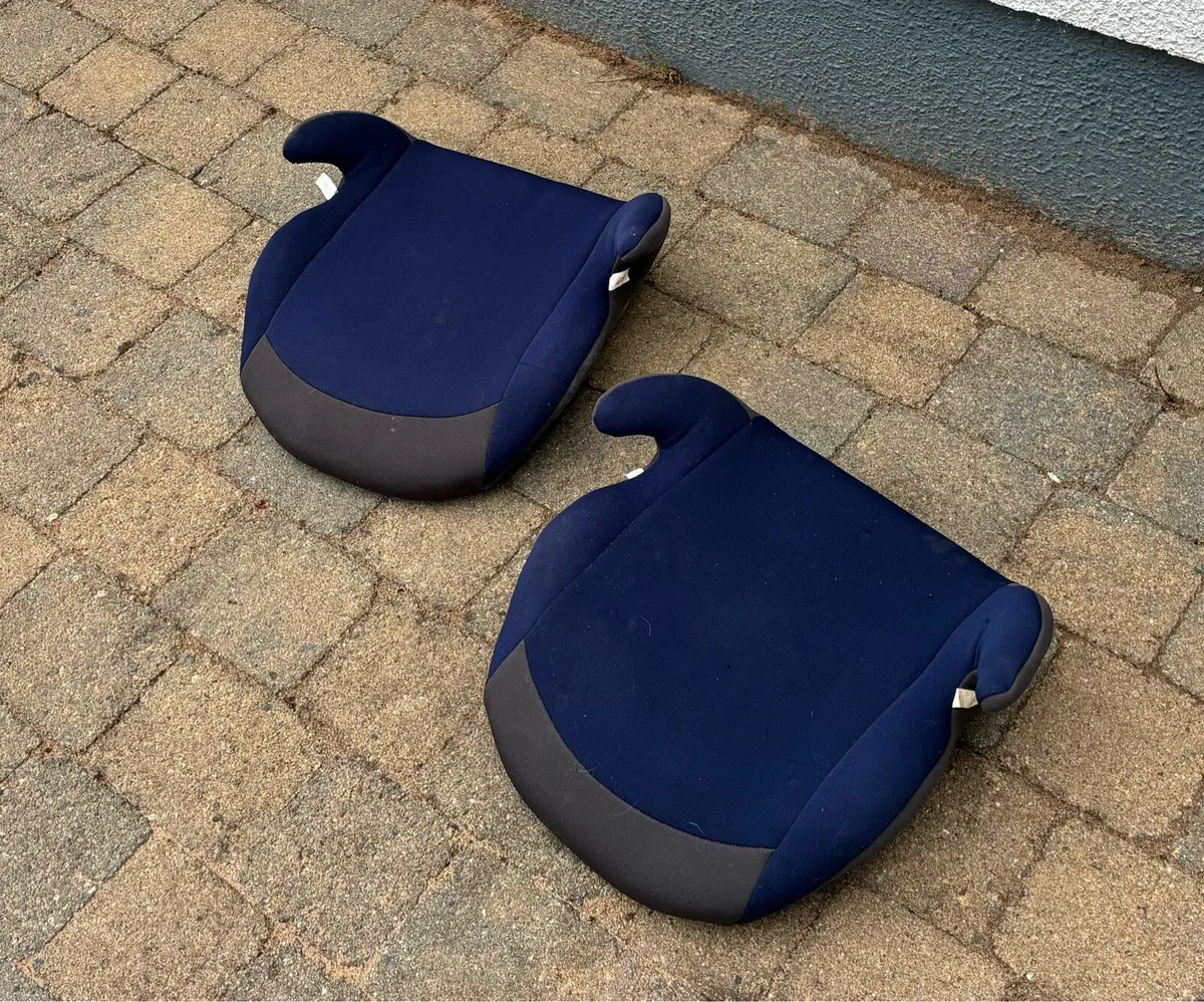 Kids booster seats - Image 1