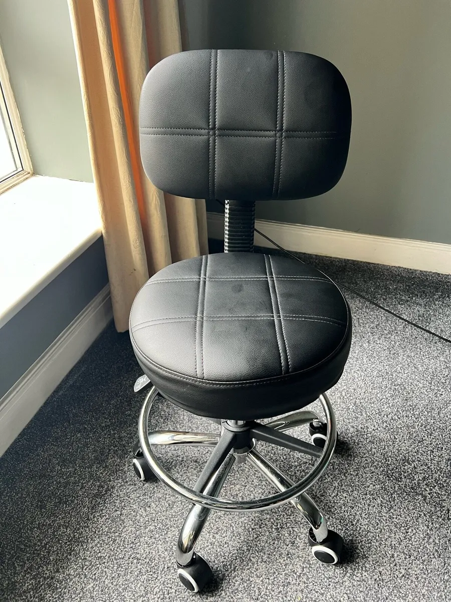 Swivel Round Rolling Stool - Image 1