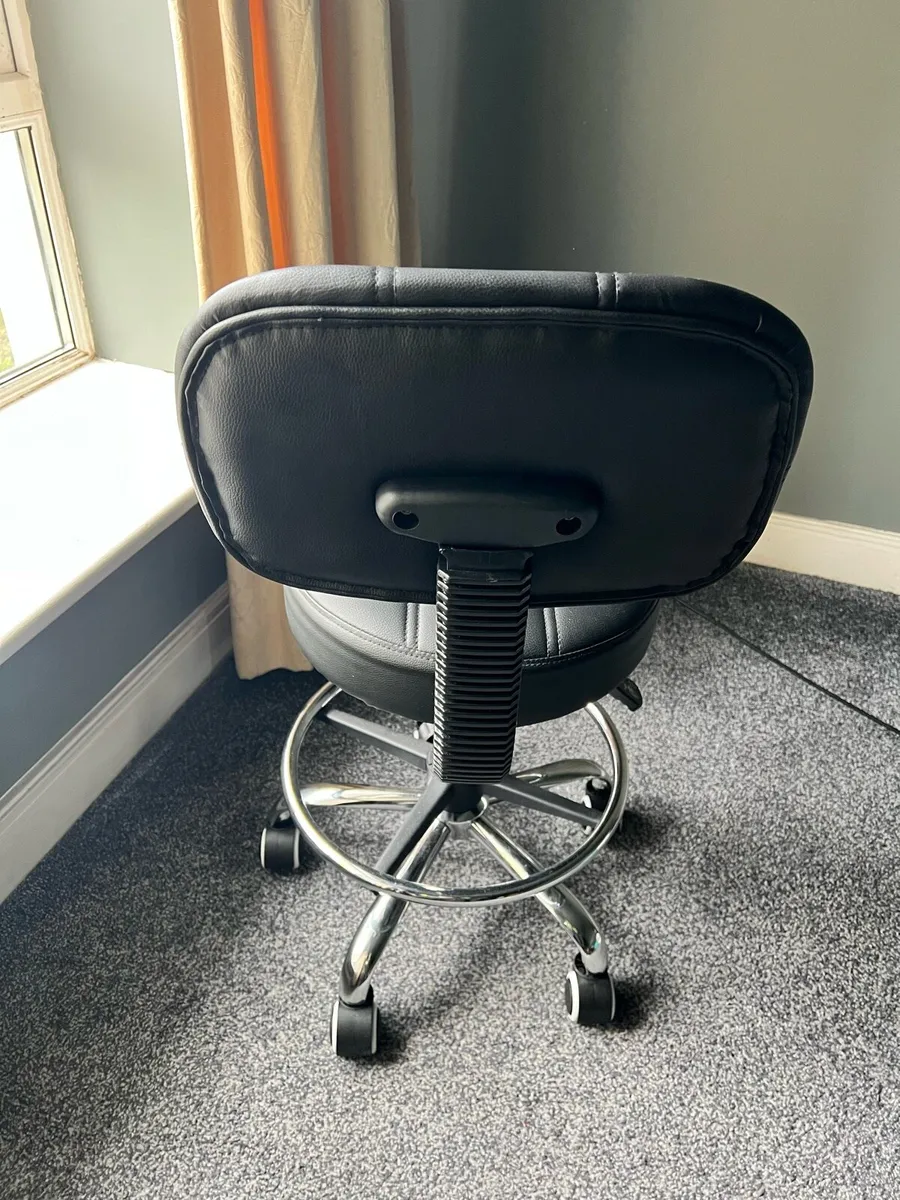 Swivel Round Rolling Stool - Image 2