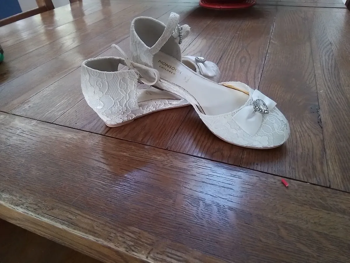 Communion wear/flowergirl - Image 1