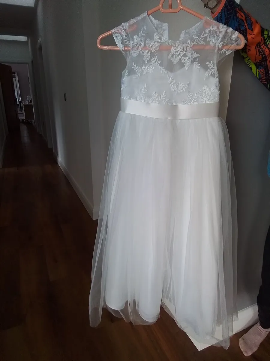 Communion wear/flowergirl - Image 3