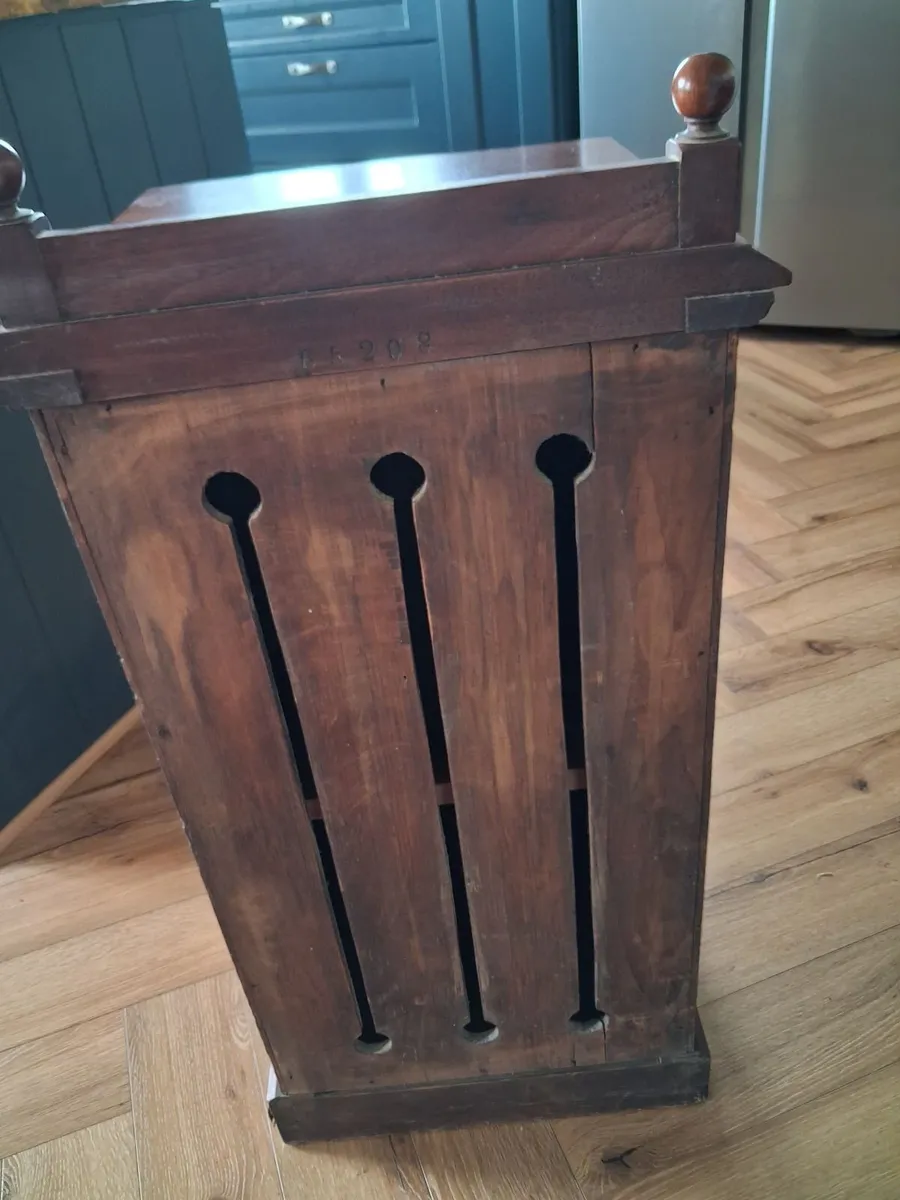 Antique Mahogany bedside cabinet - Image 3