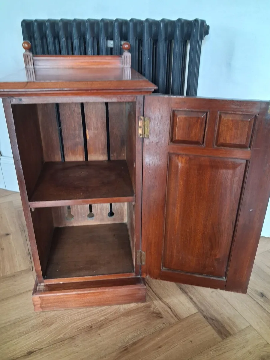 Antique Mahogany bedside cabinet - Image 4