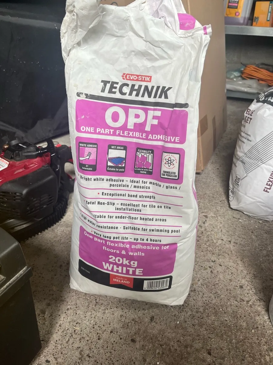 Free to takeaway Tile adhesive and Grout - Image 1