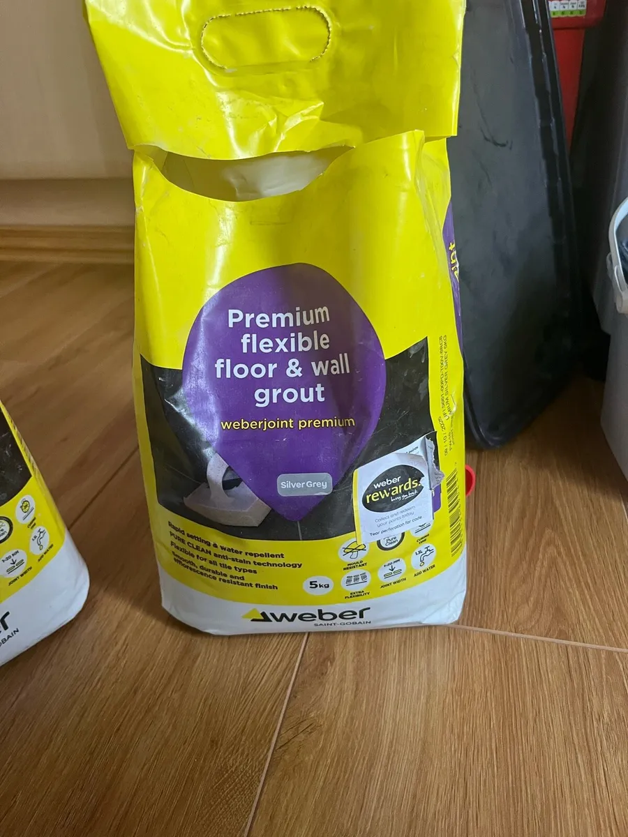 Free to takeaway Tile adhesive and Grout - Image 2