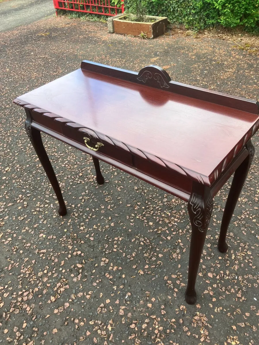 Victorian design hall table - Image 1