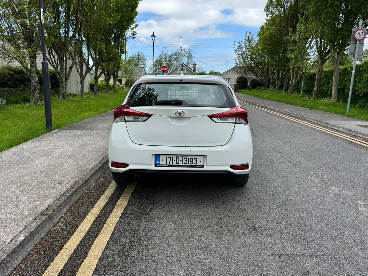 Toyota Auris 2017 - Image 4