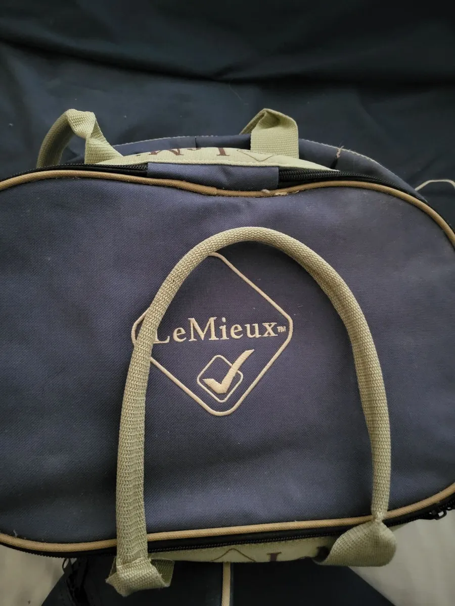 Le mieux 5 piece Hat Bridle Boot Tack and Numnah - Image 3