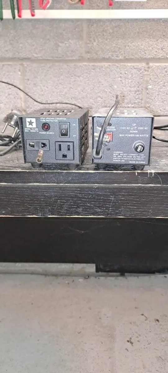 100 W Transformer for 110/220 V conversion (reversible) 100 W - Image 1