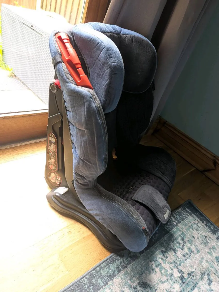 Car Seat (9–18 kg) – Very Good Condition - Image 2