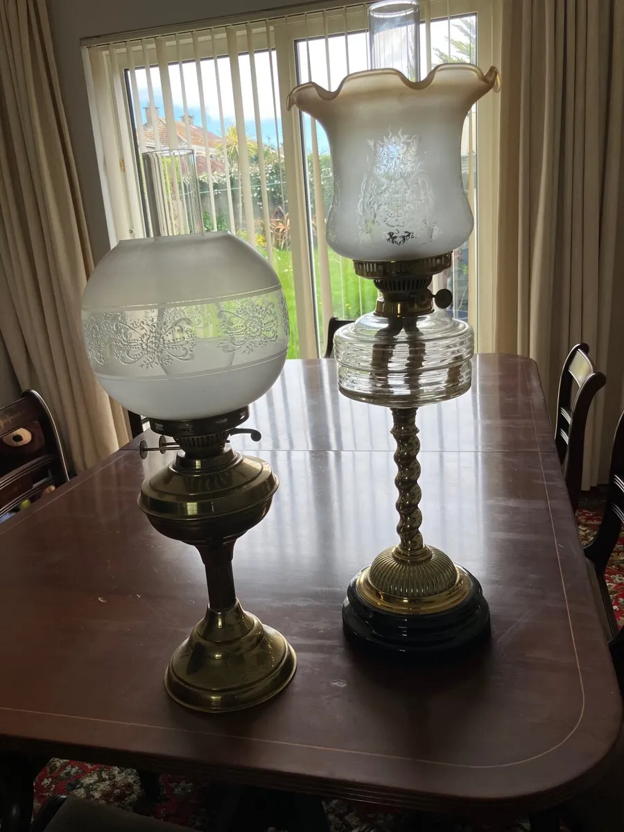 Antique oil lamps x 2 - Image 3