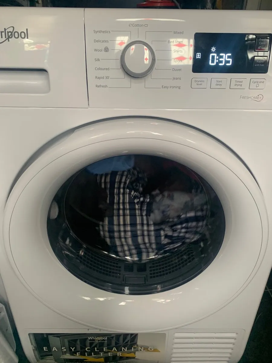 Whirlpool 6 sense Condenser dryer 9kg - Image 1
