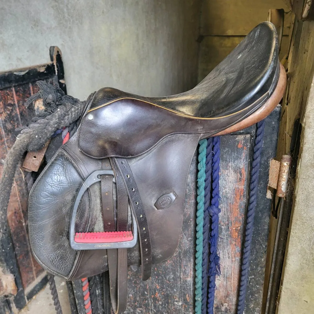 Berneys GP 17" medium width saddle black - Image 1