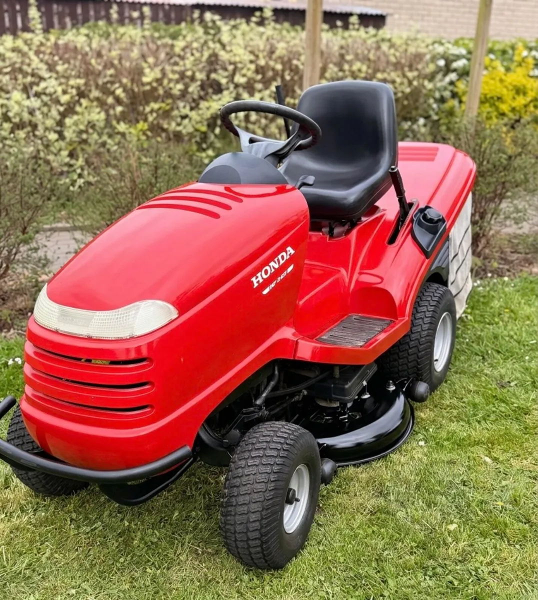 Honda ride on lawnmower - Image 2