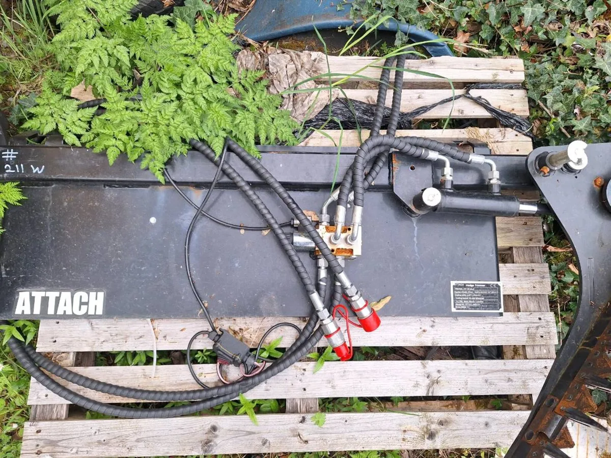 Attach headge cutter - Image 1