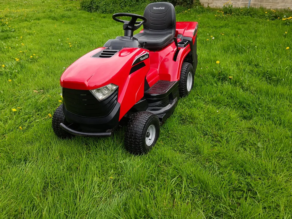Mountfield ride on lawnmower - Image 1
