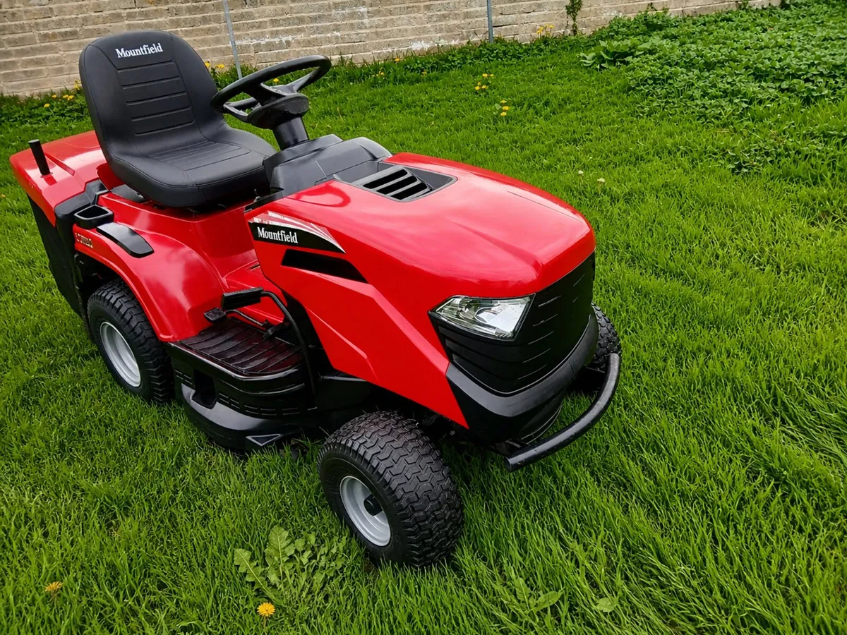Mountfield ride on lawnmower - Image 2