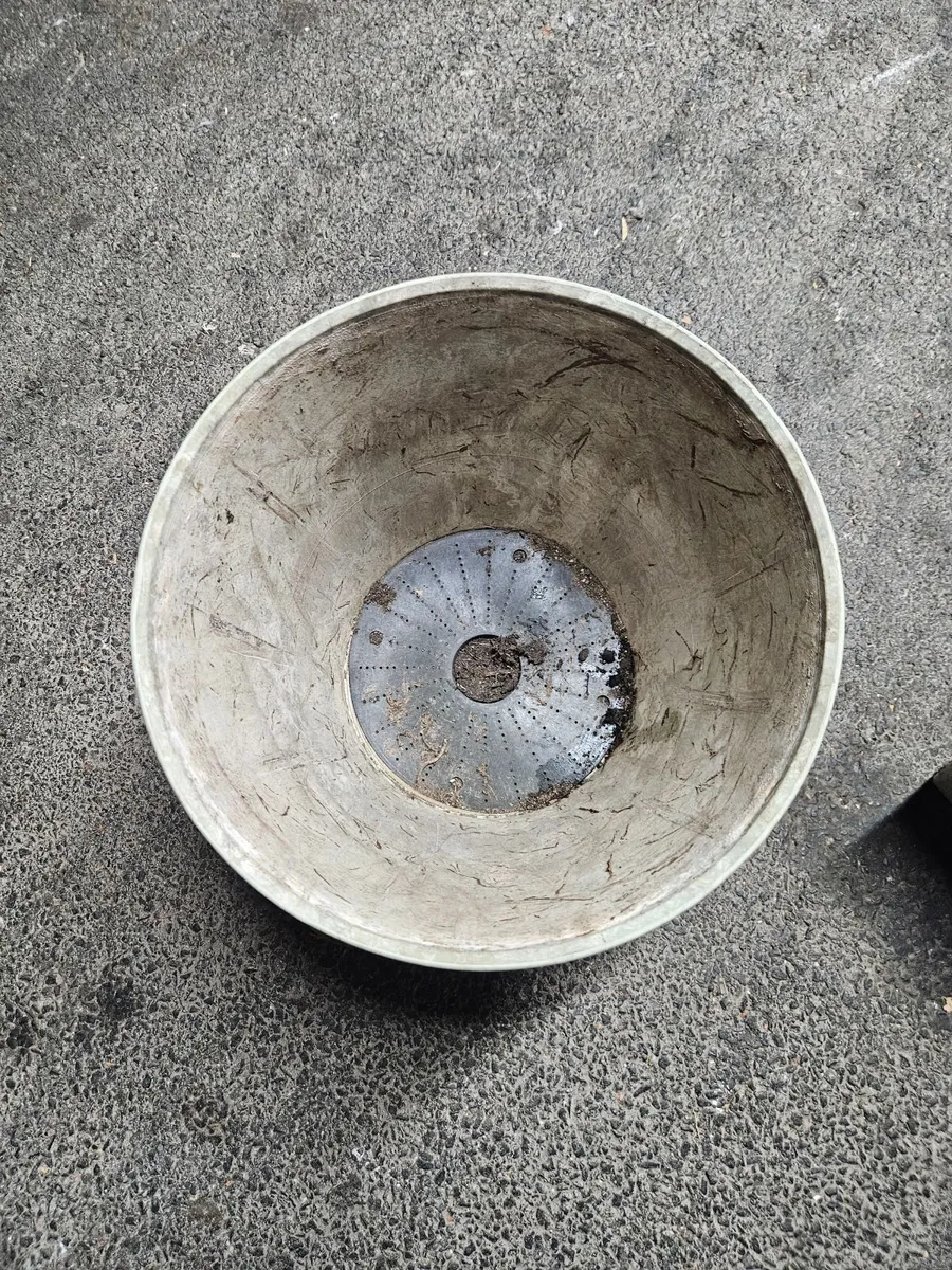 Flower Pots - Image 3