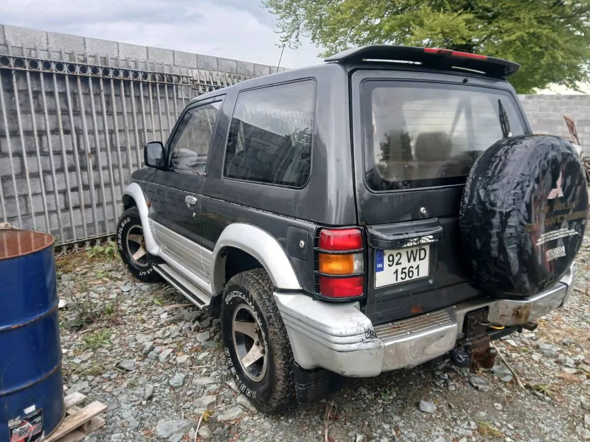 1992 Mitsubishi Pajero 2.5 5 seater €56euro tax - Image 2