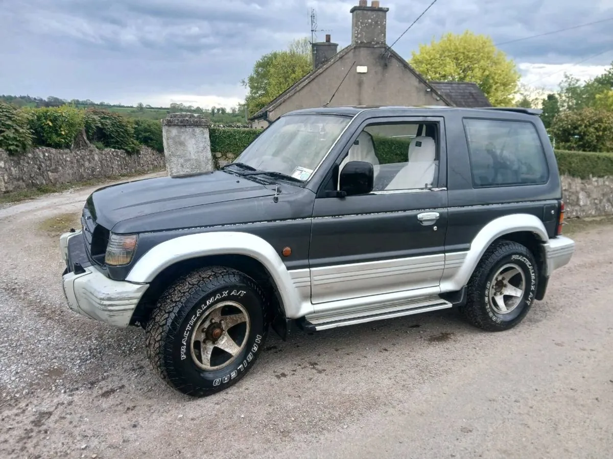 1992 Mitsubishi Pajero 2.5 5 seater €56euro tax - Image 3