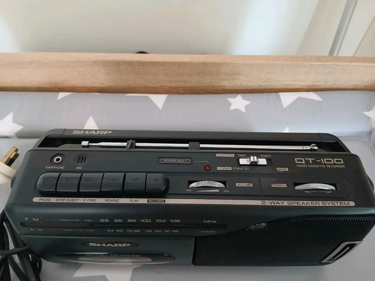 Vintage sharp cassette radio - Image 3