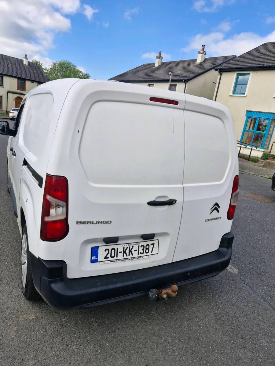Berlingo K9 LX 1.5 BLUEHDI 75 - Image 2