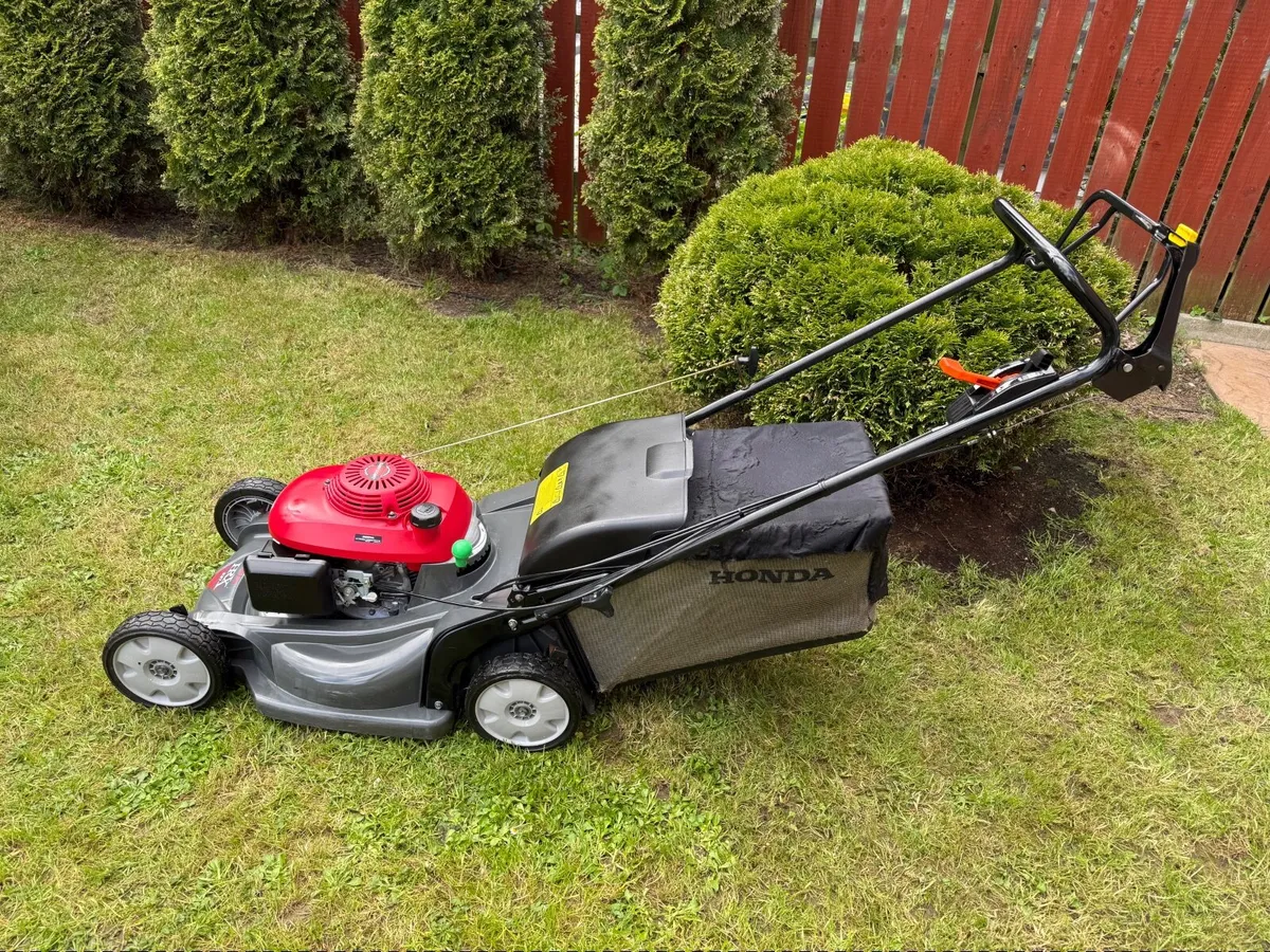 Honda HRX 537 lawnmower - Image 4