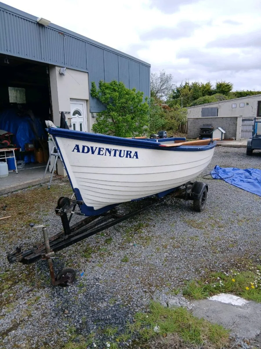 15ft fibreglass rowing boat. - Image 1