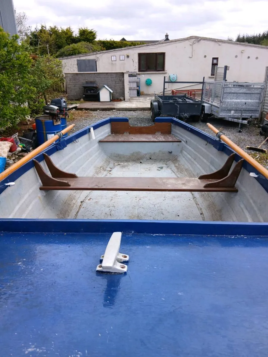15ft fibreglass rowing boat. - Image 3