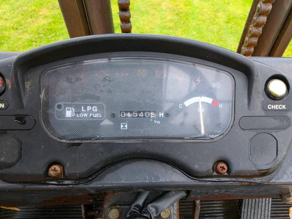 Samsung 2.5tone Gas forklift - Image 3