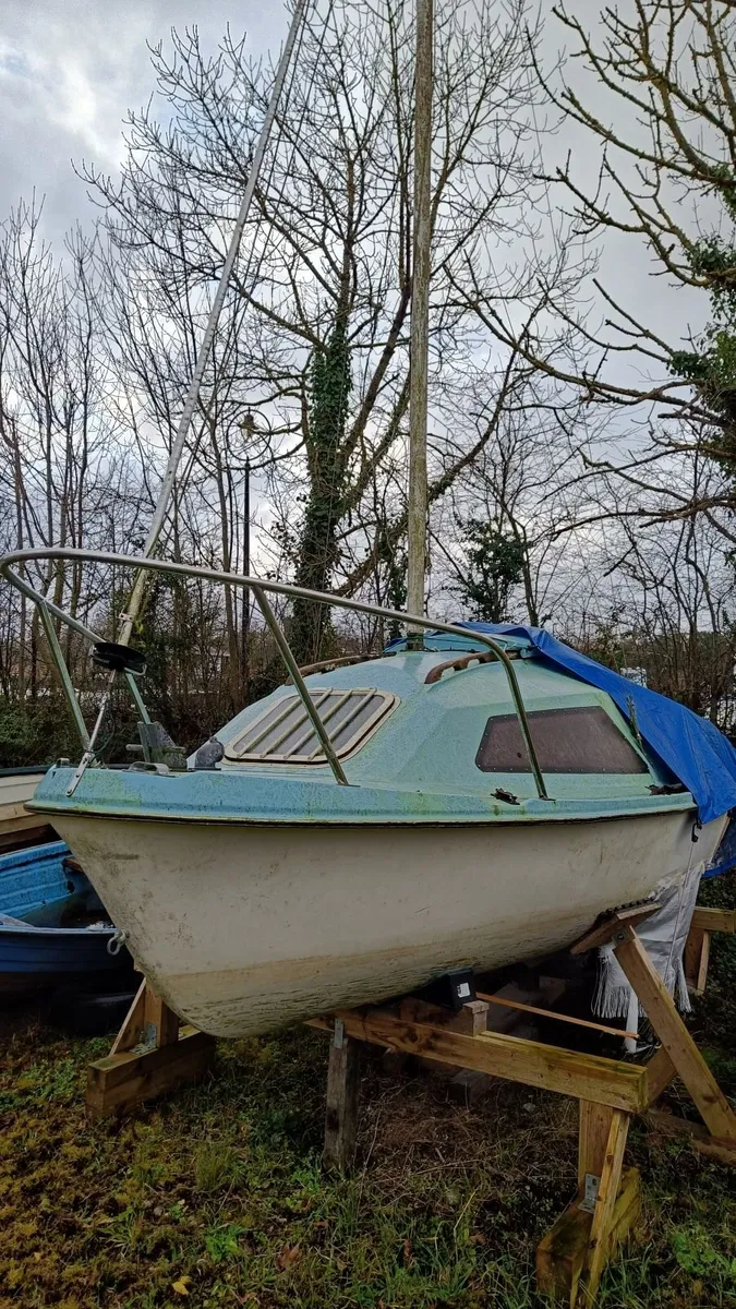 Skipper Mariner 17ft Sailboat - In need of work