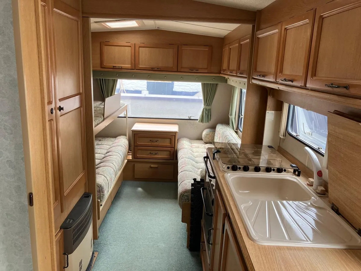 Caravan - Image 4